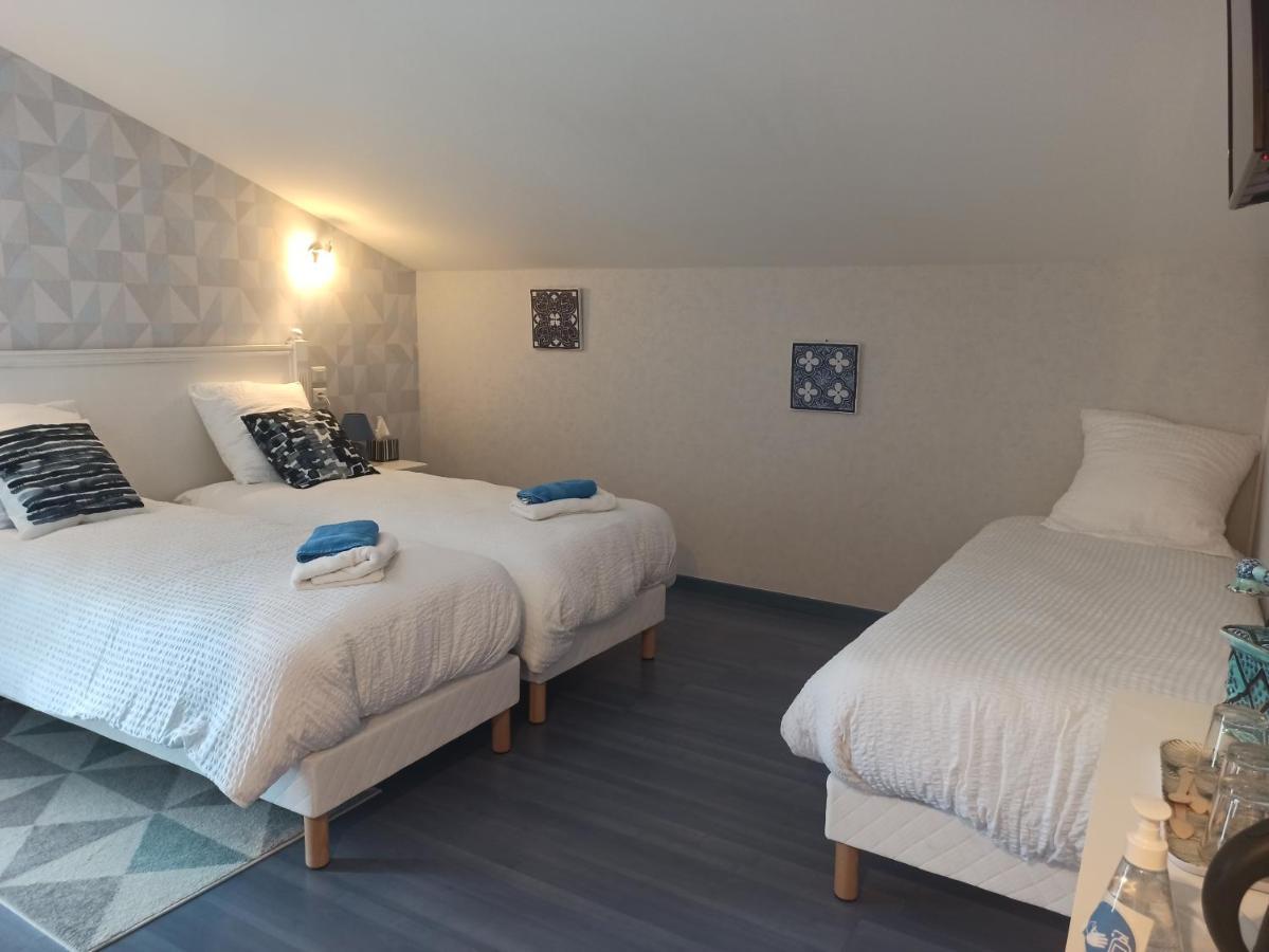 Hotel "Les Peyres" Lamothe-Landerron Exterior foto